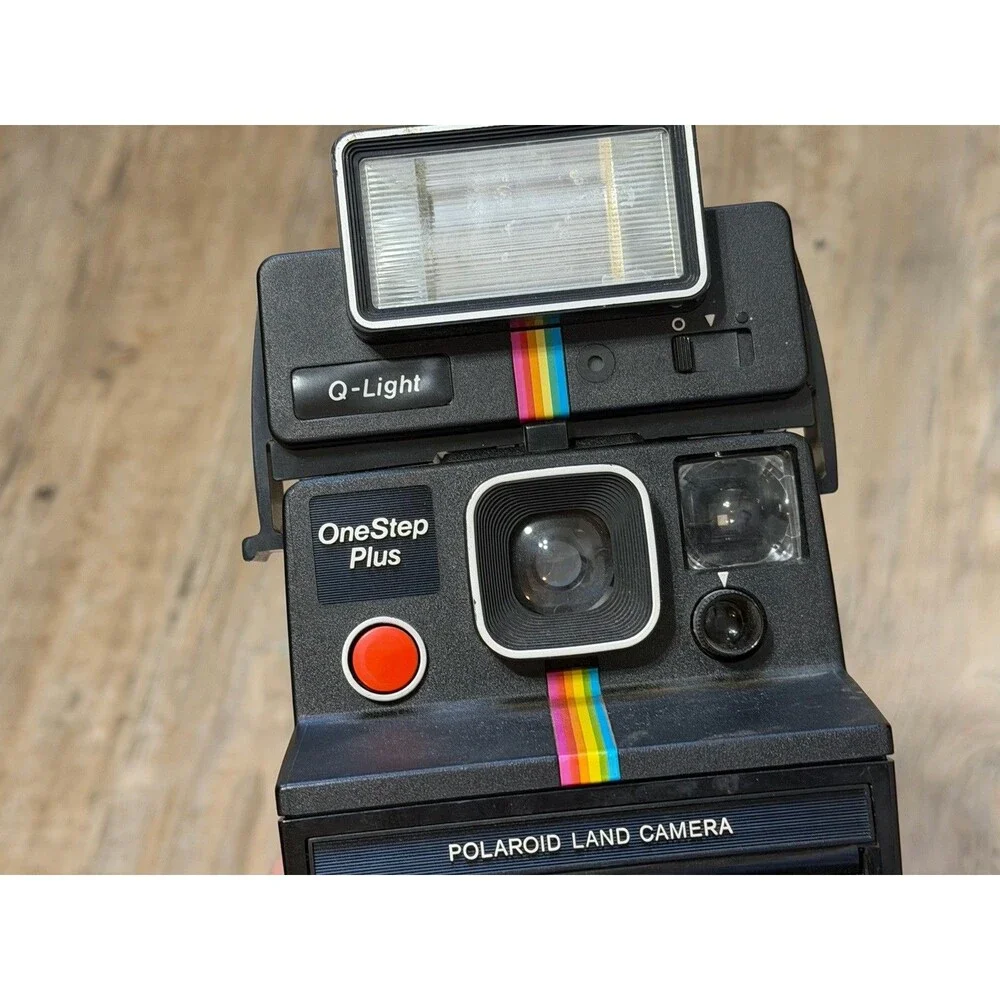 UNTESTED 1980 Polaroid OneStep Plus SX-70 Land Camera w/ Q-Light Flash Rainbow